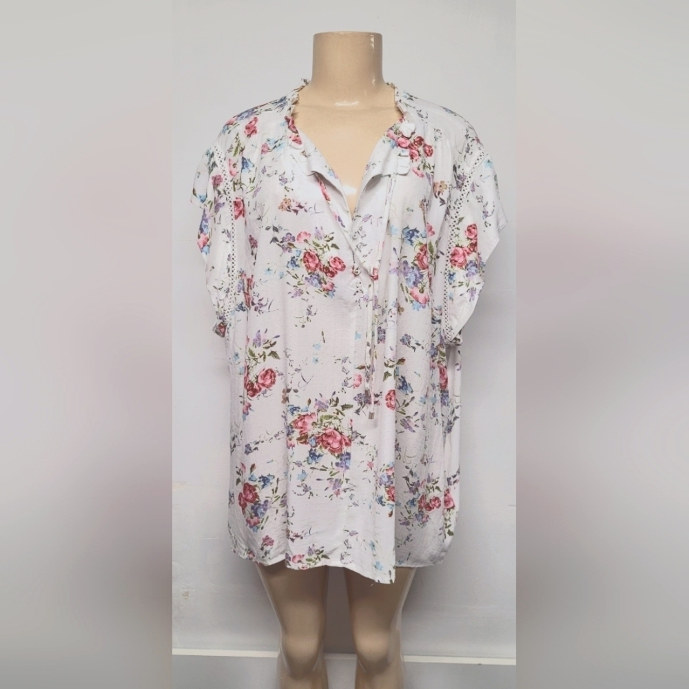 Buffalo David Bitton 2X White Floral Tunic Top High Low